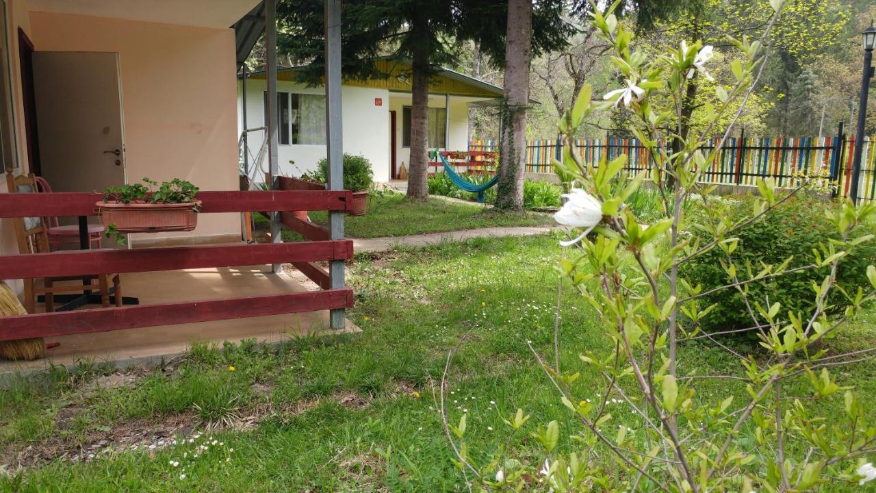 Къща За Гости Дъга Cherni Osum Exterior photo